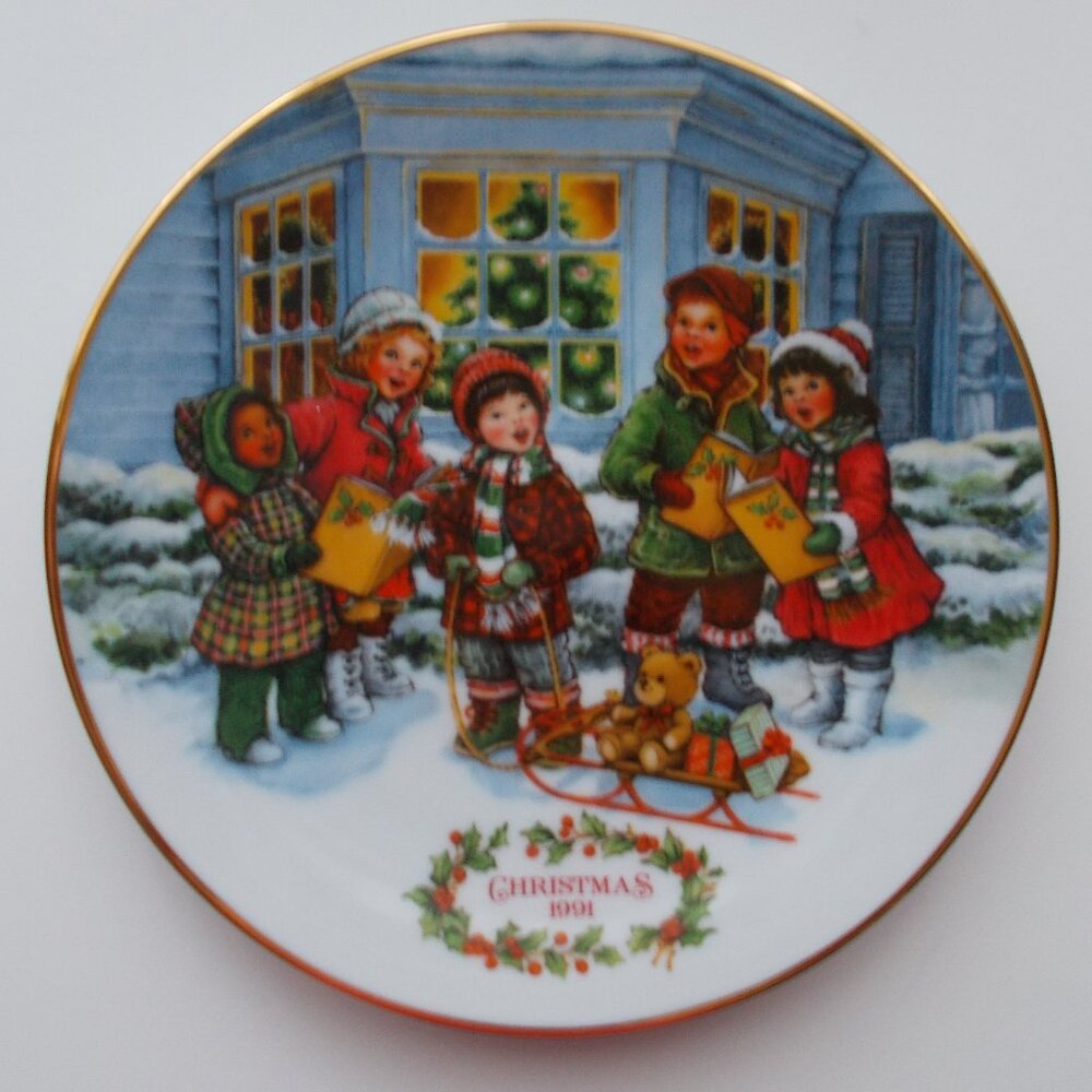 NEW "PERFECT HARMONY" Porcelain Plate 8in. 22K Gold Trim 1991 VTG